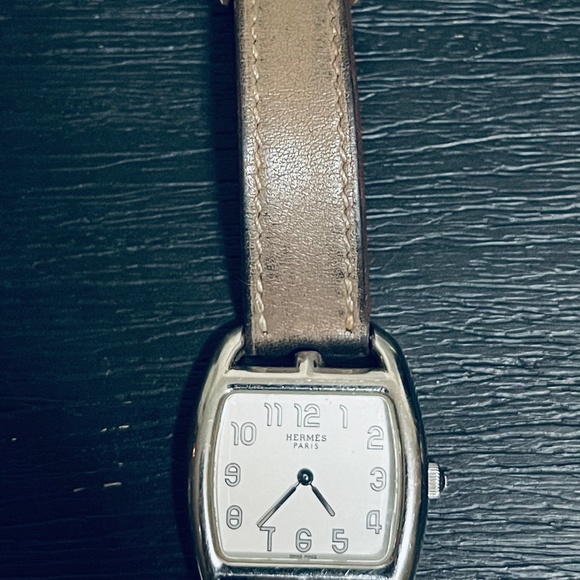 Hermès watch- sold as seen-make an offer - Picture 5 of 7